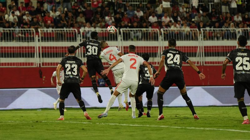 Foto: Malut united vs semen Padang 