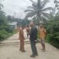 Anggota DPRD Halmahera Selatan, Hi Sagaf Hi Taha, memanfaatkan reses di Desa Yaba untuk menyerap aspirasi warga, meninjau fasilitas umum, hingga memberikan teguran keras kepada Camat Bacan Barat Utara yang dinilai kurang disiplin. 