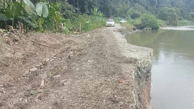 Kondisi jalan rusak Yaba-Sayoang, aktivitas warga terhenti 