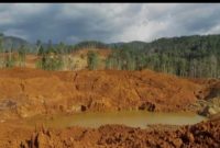 Potret: kerusakan lingkungan akibat aktivitas tambang adalah potret tentang keserakahan, ketidakpedulian, dan ketidakadilan. Potret yang seharusnya membuat kita tersadar, bahwa alam bukanlah sekadar sumber daya yang bisa dieksploitasi tanpa batas, melainkan titipan yang harus dijaga dan dilestarikan untuk generasi mendatang.