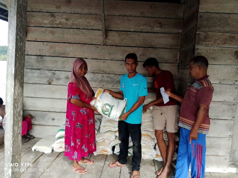 Foto: Warga Tabalema Dan Dusun Tabamoi dapat bantuan Beras
