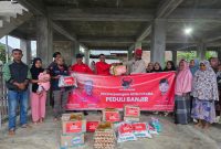 Foto: Ketua DPC PDIP Mulai, S.H Salurkan Bantuan 