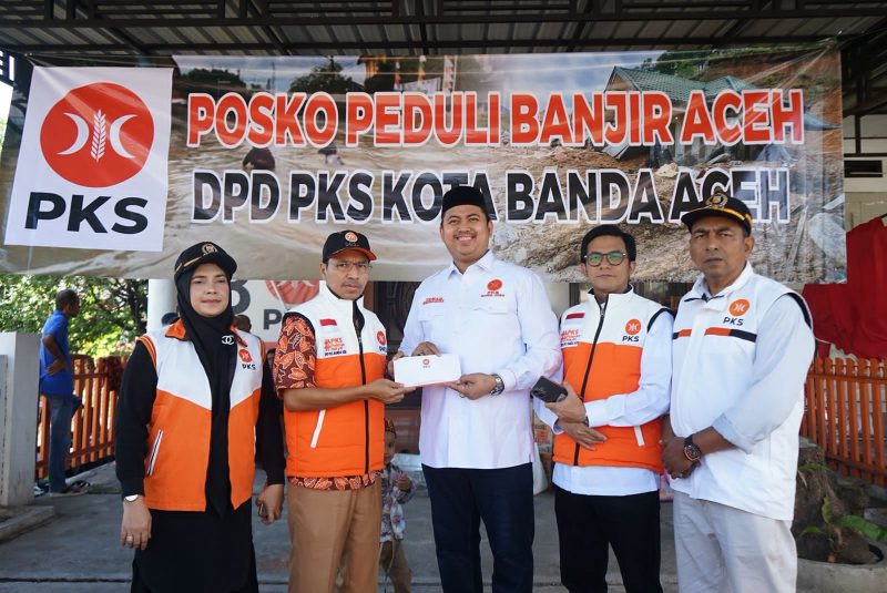 Foto: Fraksi Partai PKS Banda Aceh Memberikan Sumbangan Terhadap Korban Banjir