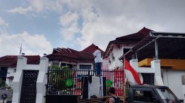 Foto: FAM Gelar Aksi di Depan Gedung Kejati Malut 