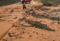 Foto: Kondisi jalan Utama Menuju Gerbang Pusat Pemerintahan Halmahera Timur 