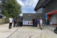 Foto : Penyaluran bantuan oleh KTR Surabaya Raya