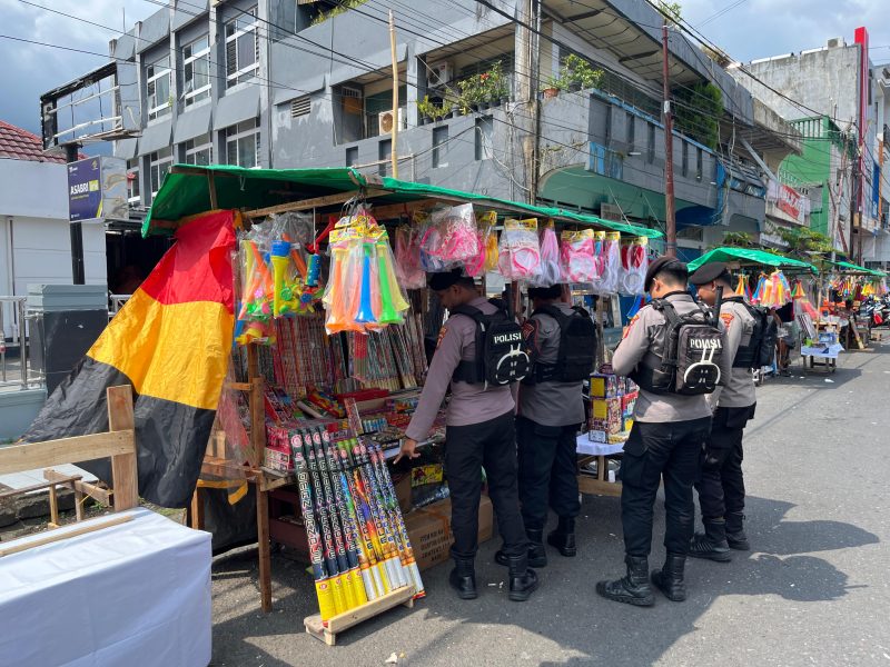 Foto: Polres Ternate Melakukan Razia Penjualan Kembang Api