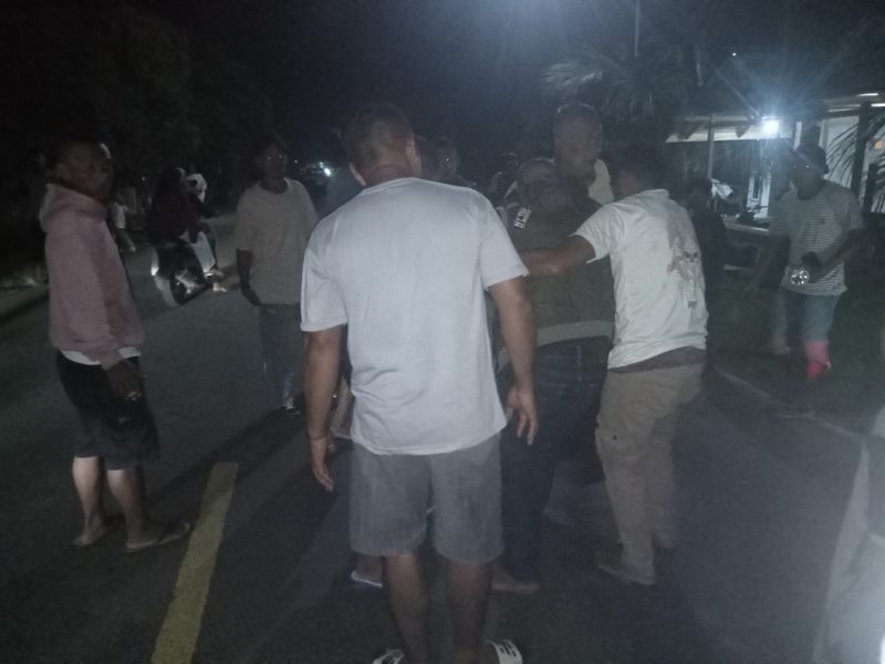 Foto, Lakalantas Di Desa Dehegila Dini Hari