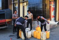 Foto, barang bukti miras 12 Galong