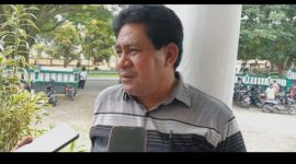 Kades Kawasi, Arifin Saroa 
Sumber Foto: Haliyora 