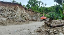 Foto, aktivitas galian C raksasa yang diduga ilegal di Kelurahan Guruapin