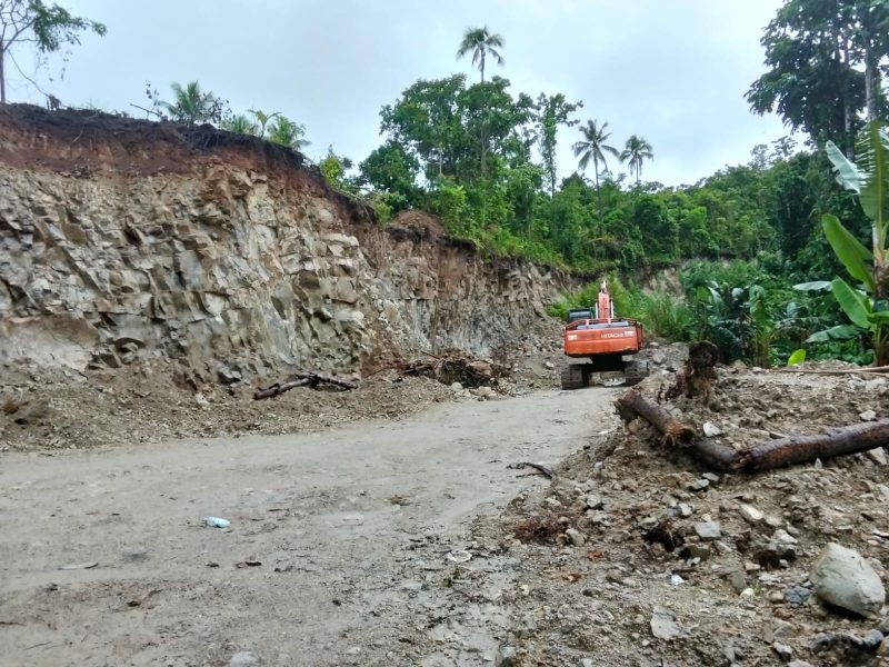 Foto, aktivitas galian C raksasa yang diduga ilegal di Kelurahan Guruapin