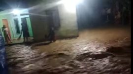 Foto, Kondisi Desa Yaba Yang Di Landa Banjir 