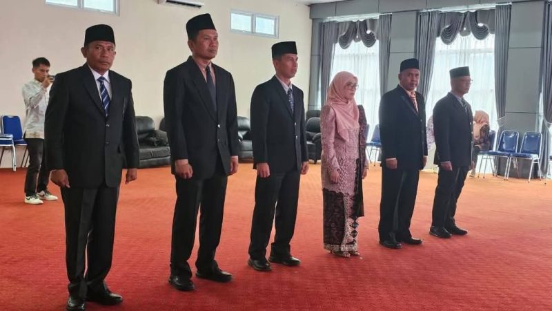 Foto, enam pejabat yang di Lantik
