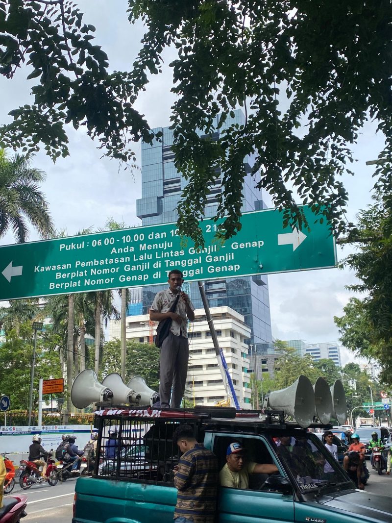 Foto, BIM MALUT menggelar aksi unjuk rasa di depan kantor Kementerian Haji dan Umroh RI