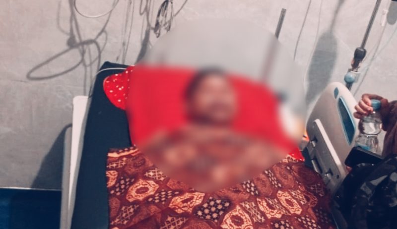 Foto, Ongky Nyong, S.H., M.H, berada di RSUD Labuha