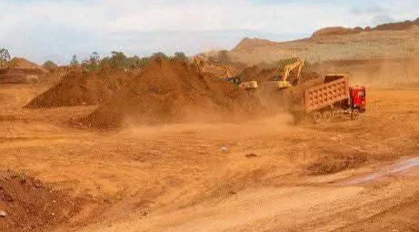 Foto, Pengambilan Matrial Oleh PT Harum Sukses Mining