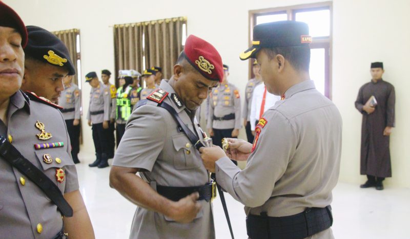 Foto, penyerahan jabatan Kasat Reskrim dan Kasat Narkoba Polres Halteng