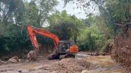 Foto: Galian C Milik Adam Marsaoly di sungai Tetewang 