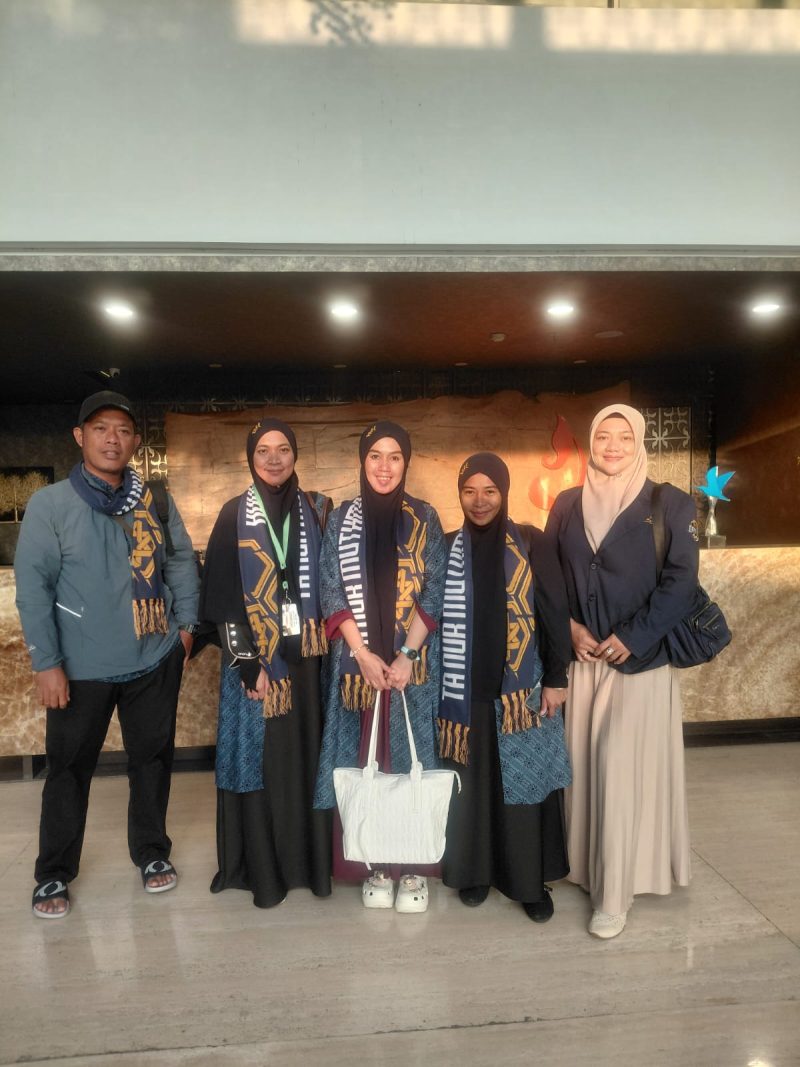 Foto: Dua Warga Ternate dapat Umroh Gratis 