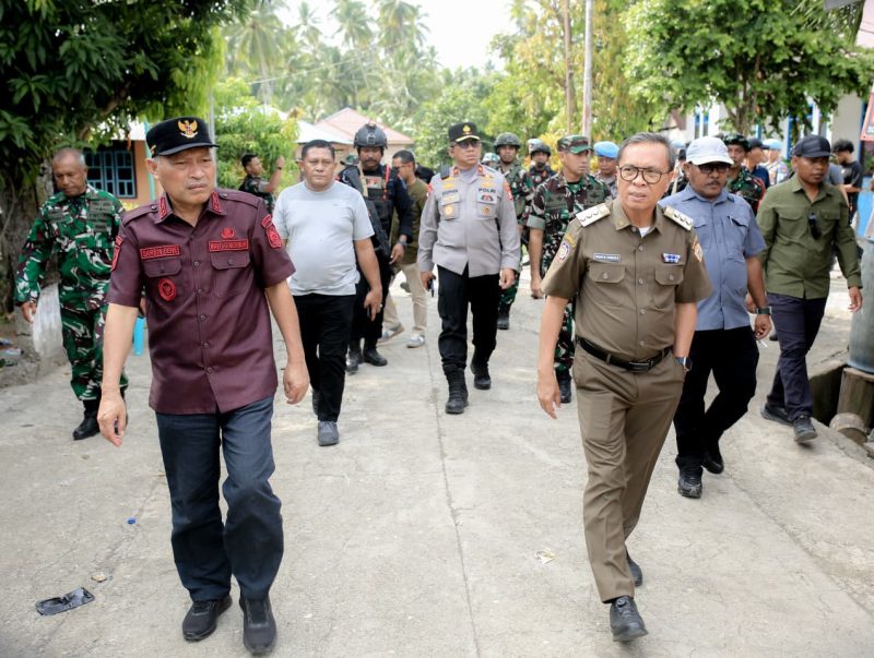 Foto: Wakil Gubernur Maluku Utara Dan Bupati Halmahera Tengah 