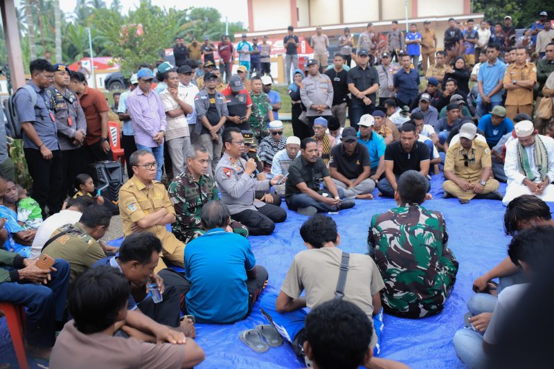 Foto: Proses perdamaian yang digelar di Desa Sibenpopo
