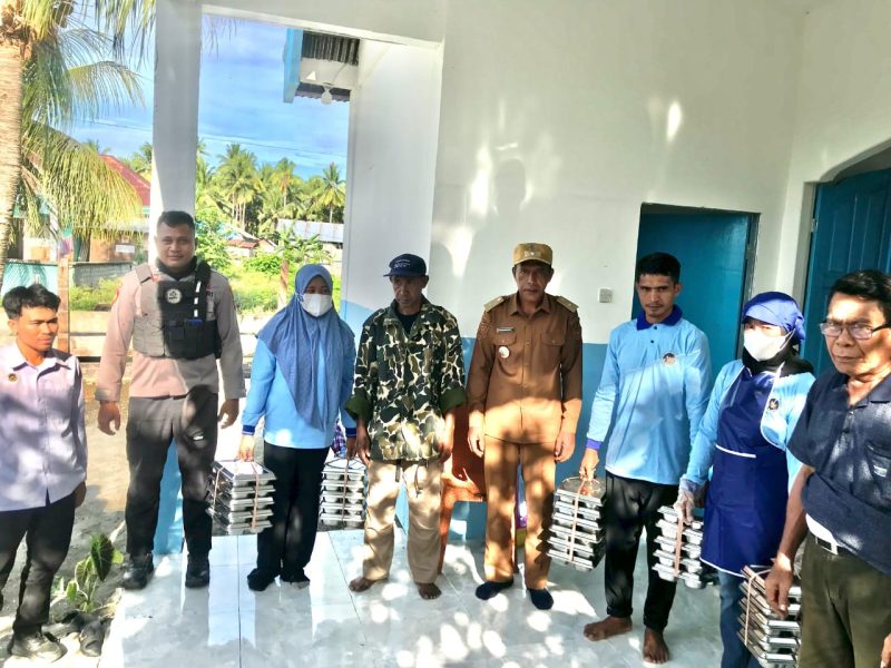 Foto; MBG di Desa Bisui