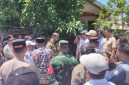 Warga Desa Maffa Saat Dialog Dengan Bupati Halmahera Selatan, Bassam Kasuba