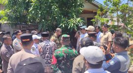 Warga Desa Maffa Saat Dialog Dengan Bupati Halmahera Selatan, Bassam Kasuba
