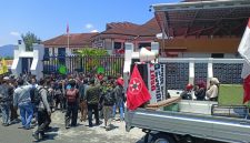 DPD GPM Malut Saat UNRAS di Depan Kantor Kejaksaan Tinggi 