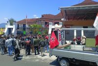 DPD GPM Malut Saat UNRAS di Depan Kantor Kejaksaan Tinggi