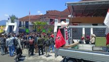 DPD GPM Malut Saat UNRAS di Depan Kantor Kejaksaan Tinggi