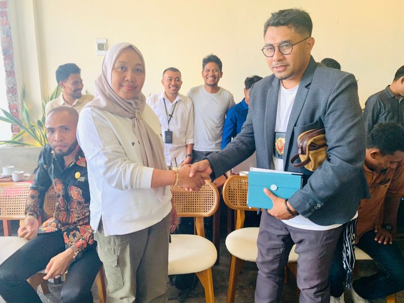 Foto: Anggota DPRD Kota Ternate Nurjaya di dampingi Kuasa Hukum 
