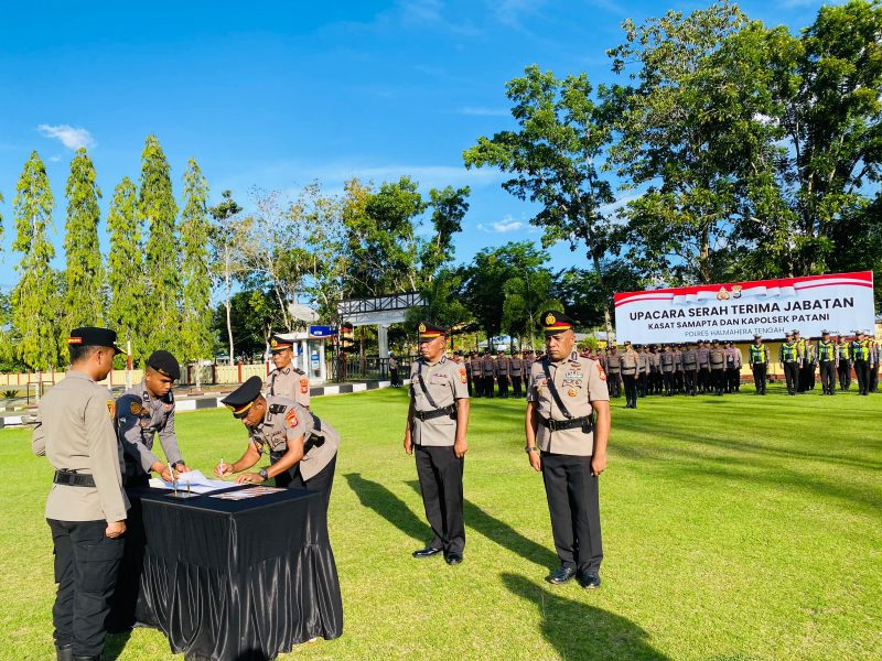 Foto: Serah terima jabatan di lingkup Polres Halteng 