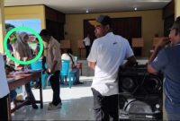 Foto: Camat Weda selatan berada di TPS 