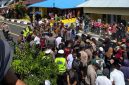 Foto: Aksi Demonstrasi masyarakat dan pemuda Desa Bobo 
