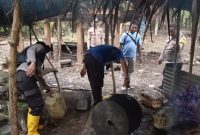 Foto: Alat produksi miras 