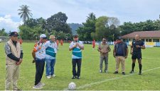 Foto: Ketua Umum KONI Malut resmi membuka cabor sepak bola di Halmahera Utara dengan harapan lahirkan atlet berprestasi nasional.