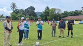 Foto: Ketua Umum KONI Malut resmi membuka cabor sepak bola di Halmahera Utara dengan harapan lahirkan atlet berprestasi nasional.