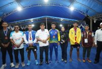 Foto: Ketua KONI Malut, Sarbin Sehe,didampingi oleh Ketua Panitia Besar Porprov V Maluku Utara, Makmur Gamgulu,