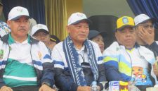 Foto: Ketua KONI Maluku Utara, Sarbin Sehe dan Bupati Halmahera Utara