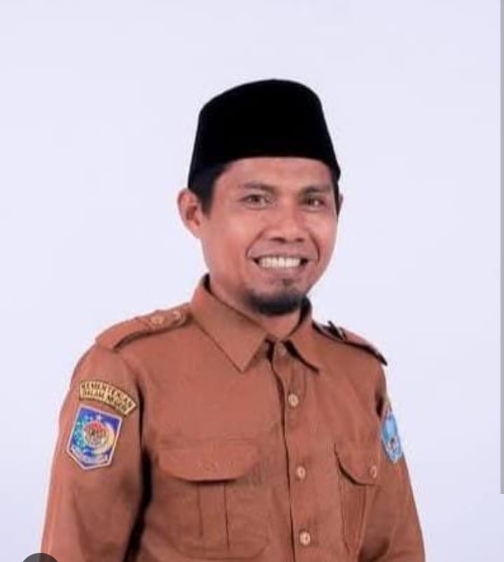 Kepala desa Indomut ,kecamatan Bacan , Azis Rabul ,