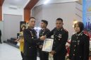 Foto: Kapolsek Gane Barat Ipda Ruslan Anwar dapat penghargaan di hari Bhayangkara ke-80