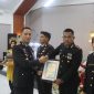 Foto: Kapolsek Gane Barat Ipda Ruslan Anwar dapat penghargaan di hari Bhayangkara ke-80