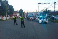 Foto: Satlantas polres halsel, Mengawal konvoi pengamar piala dunia