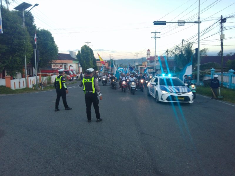 Foto: Satlantas polres halsel, Mengawal konvoi pengamar piala dunia 