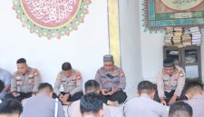 Foto: Melaksanakan kegiatan Pembinaan Rohani dan Mental