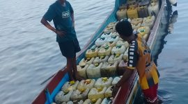 Foto: pemuataan BBM bersubsidi milik Kepala Desa Sali 