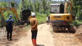 Foto,PT IMM perbaikan jalan di KM 04