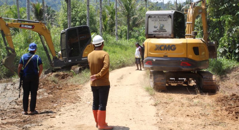 Foto,PT IMM perbaikan jalan di KM 04